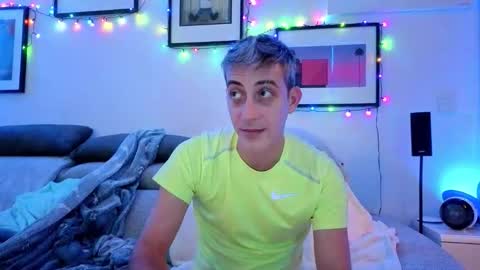 Snapshot of hugolandcam chatting on 12.14.25 Hugo online show from 12.14.25