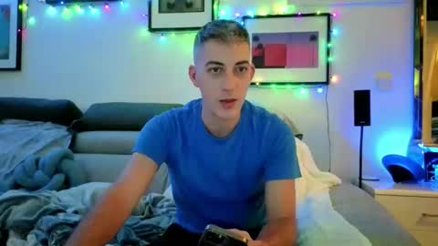 Snapshot of hugolandcam chatting on 12.21.25 Hugo online show from 12.21.25