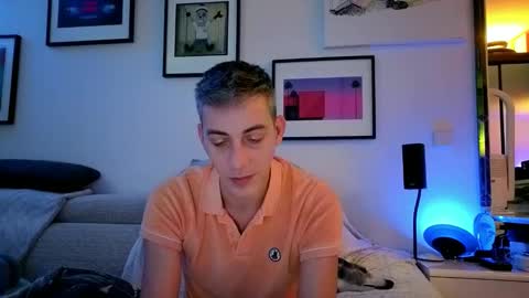 Snapshot of hugolandcam chatting on 01.11.26 Hugo online show from 01.11.26