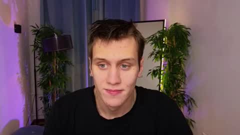 Snapshot of hun1er_steele chatting on 10.23.25 Hunter steele online show from 10.23.25