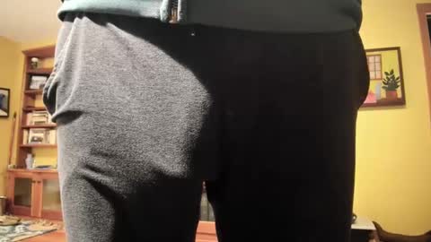 Snapshot of hung_hot_fit10 chatting on 12.21.24 Big uncut cock dripping online show from 12.21.24