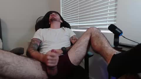 hungmtnman2256 online show from 12.15.24