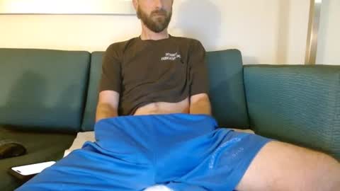 Snapshot of hungslim8inch chatting on 06.16.26 King Hungslim online show from 06.16.26