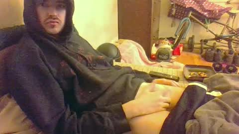 Snapshot of hungsubbb chatting on 10.04.25 Boi online show from 10.04.25