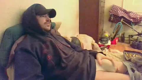 Snapshot of hungsubbb chatting on 12.17.25 Boi online show from 12.17.25