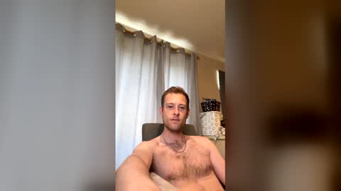 Snapshot of hungteasex chatting on 06.11.26 HungTeaseX online show from 06.11.26