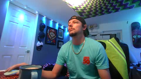 Snapshot of hungtxcock92 chatting on 09.30.25 hungtxcock92 online show from 09.30.25