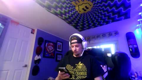 Snapshot of hungtxcock92 chatting on 12.15.25 hungtxcock92 online show from 12.15.25