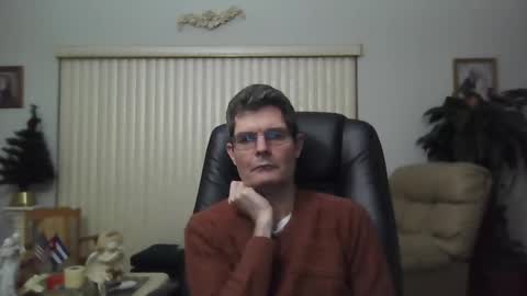 hunkmasclefad458 online show from 12.18.24