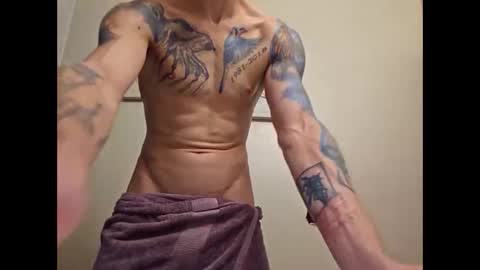 Snapshot of hunkwithglasses chatting on 01.14.26 Wh8teboi online show from 01.14.26