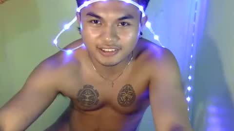 hunkyzeus online show from 10.21.25