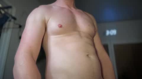 Snapshot of hunqer chatting on 03.01.25 hunqer online show from 03.01.25