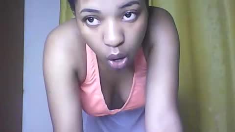 Snapshot of hunsweetpie chatting on 09.09.25 hunsweetpie online show from 09.09.25