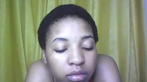 Snapshot of hunsweetpie chatting on 09.19.25 hunsweetpie online show from 09.19.25