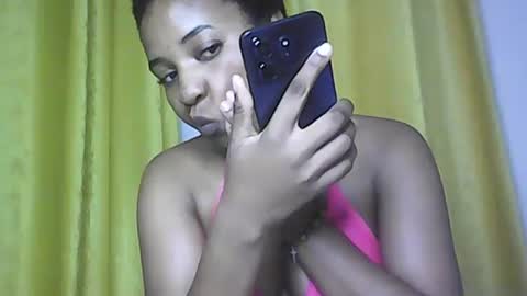 Snapshot of hunsweetpie chatting on 09.27.25 hunsweetpie online show from 09.27.25