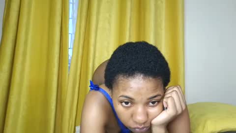 Snapshot of hunsweetpie chatting on 10.17.25 hunsweetpie online show from 10.17.25