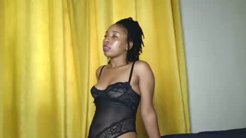 Snapshot of hunsweetpie chatting on 11.06.25 hunsweetpie online show from 11.06.25