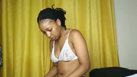 Snapshot of hunsweetpie chatting on 11.09.25 hunsweetpie online show from 11.09.25