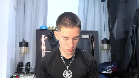 hunterheat_ online show from 04.12.26