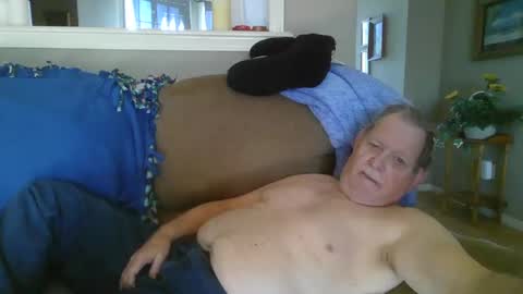 Snapshot of hvl13 chatting on 01.10.25 hvl13 online show from 01.10.25