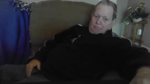 Snapshot of hvl13 chatting on 02.21.25 hvl13 online show from 02.21.25