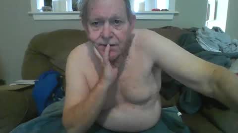 Snapshot of hvl13 chatting on 12.03.25 hvl13 online show from 12.03.25