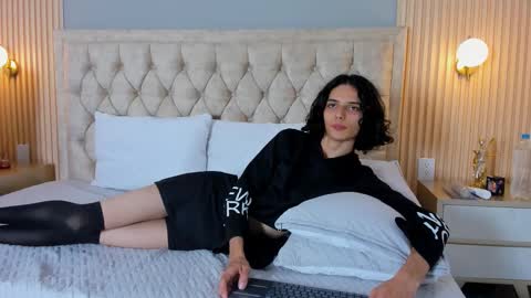 hxxyro online show from 02.17.26