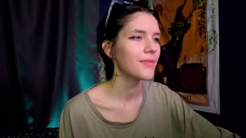 Hyeon Jin online show from 01.05.25