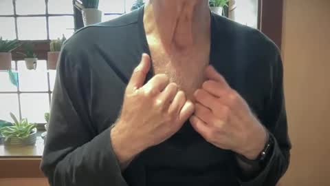 Snapshot of i8bgcq chatting on 12.26.24 The Talented Mr. DILFy online show from 12.26.24