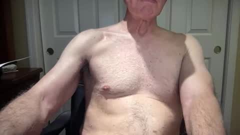 Snapshot of i8bgcq chatting on 11.06.25 The Talented Mr. DILFy online show from 11.06.25