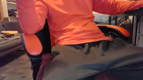 Snapshot of i_am_only_human chatting on 02.01.25 lucifer online show from 02.01.25