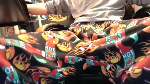 Snapshot of i_am_only_human chatting on 11.01.25 lucifer online show from 11.01.25