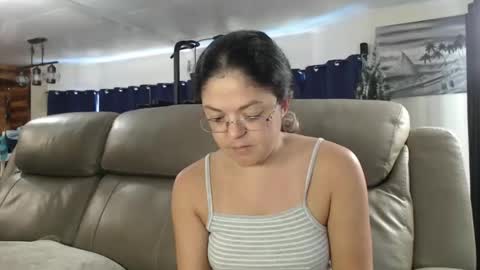 Snapshot of i_fetishize_u chatting on 01.16.26 ShortStuff online show from 01.16.26