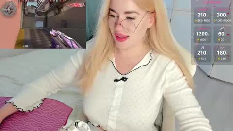 Snapshot of i_want_you_eva chatting on 11.16.25 HiI am EvaPVT is open online show from 11.16.25