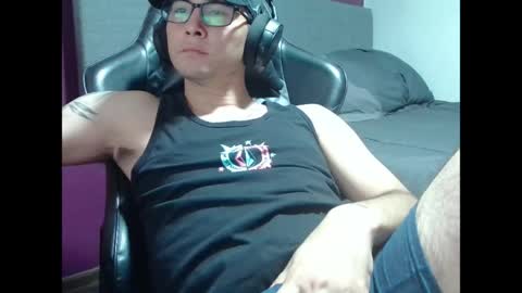 Snapshot of iam_beac chatting on 04.04.26 Benja online show from 04.04.26