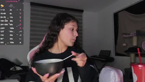 Snapshot of iam_nikki chatting on 01.02.25 On instagram Imm  NikkiHelp me reach 100 likes online show from 01.02.25