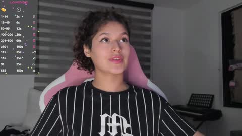 Snapshot of iam_nikki chatting on 01.08.25 On instagram Imm  NikkiHelp me reach 100 likes online show from 01.08.25