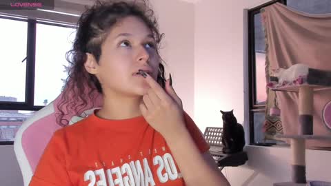 Snapshot of iam_nikki chatting on 01.14.25 On instagram Imm  NikkiHelp me reach 100 likes online show from 01.14.25