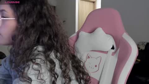 Snapshot of iam_nikki chatting on 02.20.25 On instagram Imm  NikkiHelp me reach 100 likes online show from 02.20.25