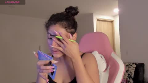 Snapshot of iam_nikki chatting on 02.21.25 On instagram Imm  NikkiHelp me reach 100 likes online show from 02.21.25