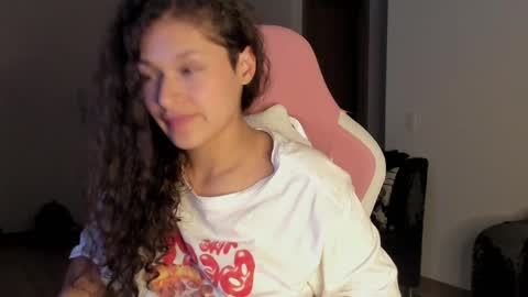 Snapshot of iam_nikki chatting on 03.01.25 On instagram Imm  NikkiHelp me reach 100 likes online show from 03.01.25