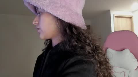 Snapshot of iam_nikki chatting on 03.03.25 On instagram Imm  NikkiHelp me reach 100 likes online show from 03.03.25