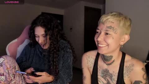 Snapshot of iam_nikki chatting on 03.10.25 On instagram Imm  NikkiHelp me reach 100 likes online show from 03.10.25