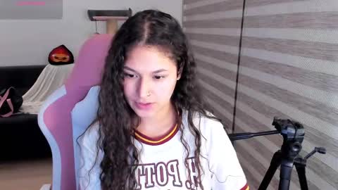 Snapshot of iam_nikki chatting on 09.22.25 On instagram Imm  NikkiHelp me reach 100 likes online show from 09.22.25