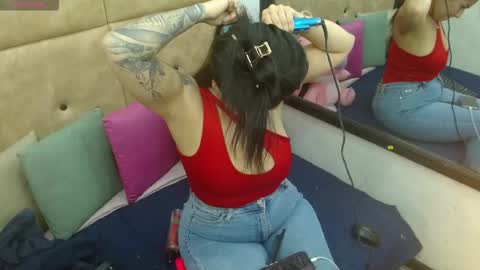 Snapshot of iamcarollvbna chatting on 11.24.25 Caroll online show from 11.24.25