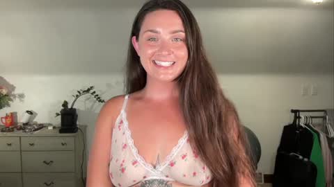 Snapshot of iamcrystalann chatting on 06.22.26 Crystal online show from 06.22.26