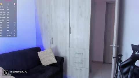 Dylan  independent model  online show from 03.06.25