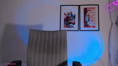  INDEPENDENT MODEL online show from 10.25.25