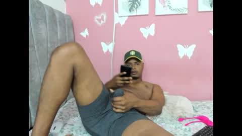 iamjes_1 online show from 12.05.25