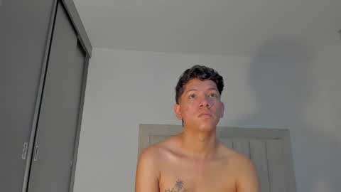 Snapshot of iamjulian_ chatting on 06.23.26 Juliiiiian online show from 06.23.26